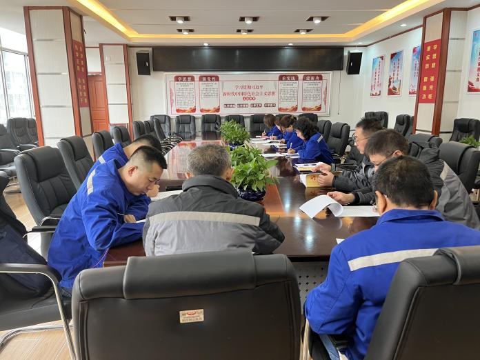 （36）城發(fā)供熱橋靠分公司黨總支部開展“感黨恩、聽黨話、跟黨走”心得體會(huì)分享會(huì) (2).png